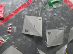 202401-V4-LeCrux.jpg