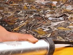 Trapping%20Keys%20In%20Epoxy%20%5B836509835015608%5D.webm