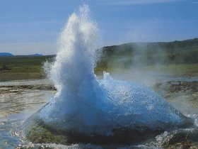 143-geyser_strokkur.jpg